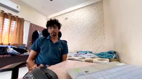 maskboyz2003 online show from 10-24-25, 03:58