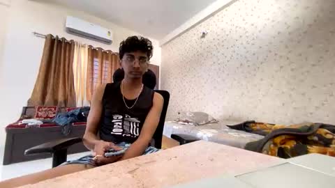 maskboyz2003 online show from 11-08-25, 05:40