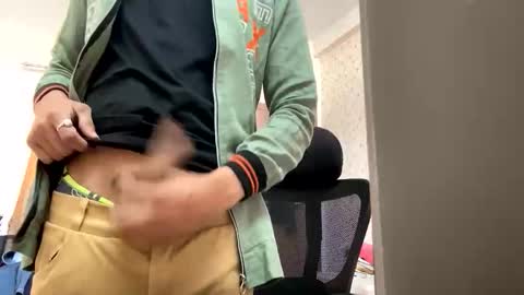 maskboyz2003 online show from 11-26-25, 04:13