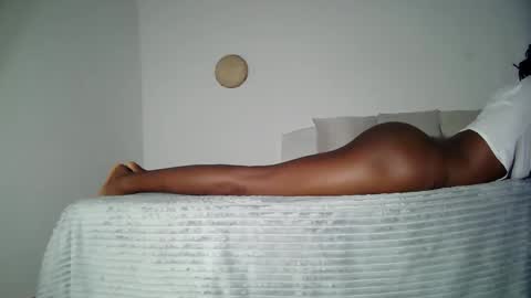 masked_shy_girl online show from 04-20-26, 09:16