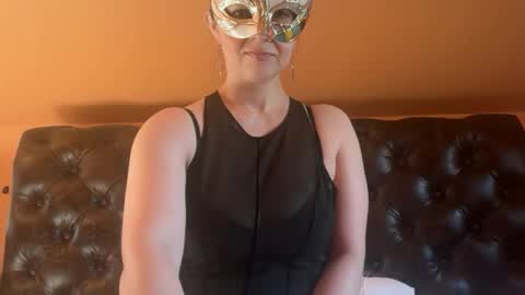 Snapshot of maskedflirt3 chatting on 04-12-26, 12:10 maskedflirt3 online show from 04-12-26, 12:10
