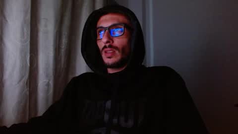 maskguy23 online show from 09-26-25, 03:10