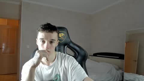 Snapshot of mason_warhol chatting on 03-01-25, 01:40 Mason online show from 03-01-25, 01:40