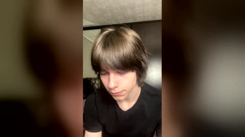 Snapshot of masonsilver_ chatting on 03-15-26, 07:03 masonsilver_ online show from 03-15-26, 07:03