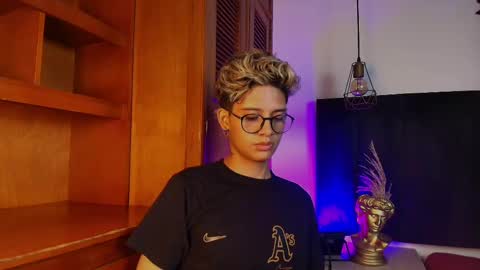   online show from 09-10-25, 04:56