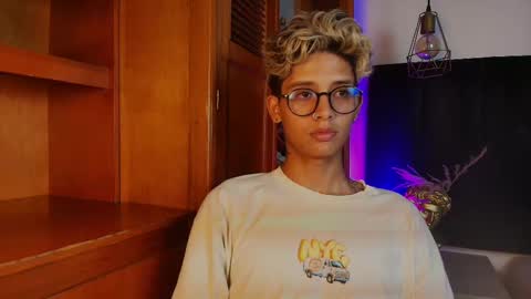   online show from 09-11-25, 04:01