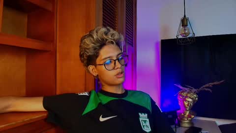   online show from 09-14-25, 04:11