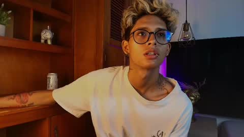   online show from 09-18-25, 04:47