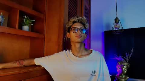   online show from 09-25-25, 04:27