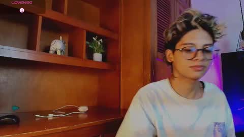   online show from 10-16-25, 08:43