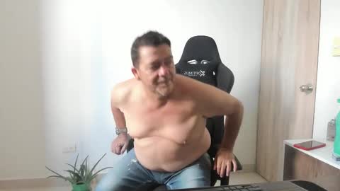 Snapshot of massimo_danger chatting on 10-15-25, 06:19 massimo_danger online show from 10-15-25, 06:19