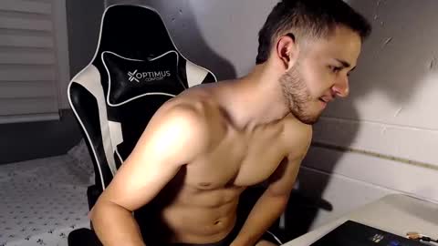 massimo online show from 12-22-24, 02:49