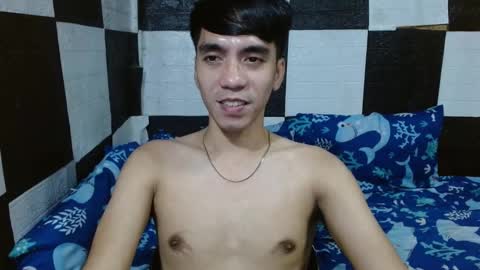 Snapshot of massive_boner02 chatting on 11-14-25, 05:00 massive_boner02 online show from 11-14-25, 05:00