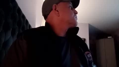 Snapshot of massivecock1980604187 chatting on 10-19-25, 03:01 massivecock1980604187 online show from 10-19-25, 03:01