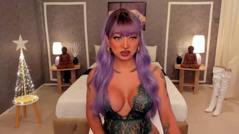 Snapshot of massivecockgoddess chatting on 12-17-24, 12:23 Goddess Mharian online show from 12-17-24, 12:23