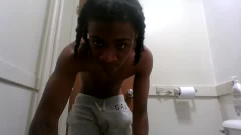 Snapshot of massivemalik chatting on 12-28-24, 03:48 massivemalik online show from 12-28-24, 03:48