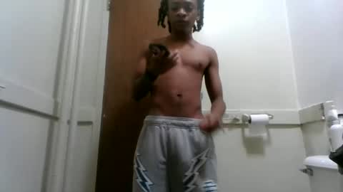 Snapshot of massivemalik chatting on 01-01-25, 06:27 massivemalik online show from 01-01-25, 06:27