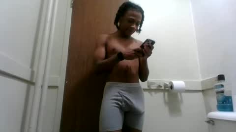 Snapshot of massivemalik chatting on 01-11-25, 09:04 massivemalik online show from 01-11-25, 09:04