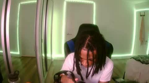 Snapshot of massivemalik chatting on 03-11-25, 08:09 massivemalik online show from 03-11-25, 08:09