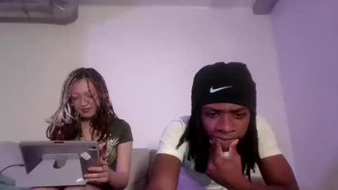 Snapshot of massivemalik chatting on 10-19-25, 01:17 massivemalik online show from 10-19-25, 01:17