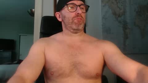 master8daddy69 online show from 11-21-25, 04:27