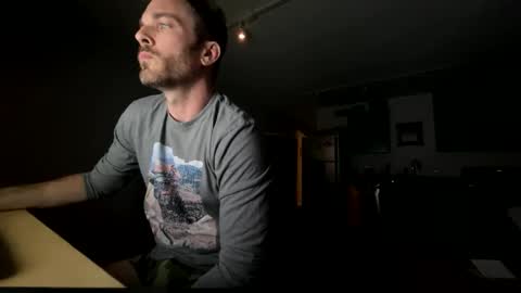 Snapshot of master_louie chatting on 11-04-25, 11:31 muskyjockdick online show from 11-04-25, 11:31