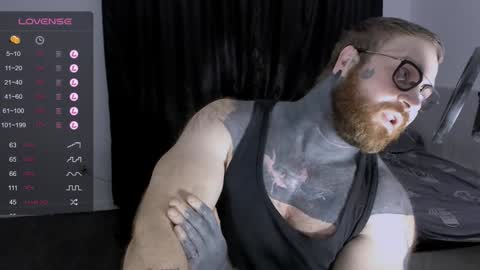 Snapshot of master_oil chatting on 12-12-24, 12:16 Huge Alex online show from 12-12-24, 12:16