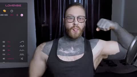 Snapshot of master_oil chatting on 01-28-25, 07:53 Huge Alex online show from 01-28-25, 07:53