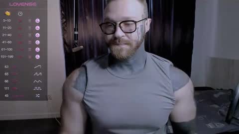 Snapshot of master_oil chatting on 02-20-25, 06:17 Huge Alex online show from 02-20-25, 06:17