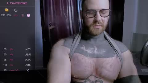 Snapshot of master_oil chatting on 02-21-25, 06:40 Huge Alex online show from 02-21-25, 06:40