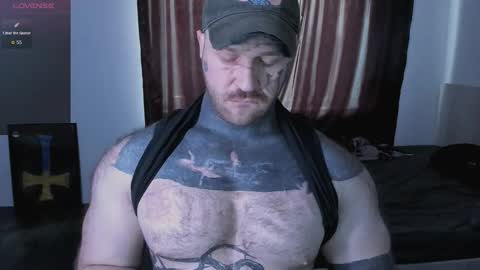 Snapshot of master_oil chatting on 09-24-25, 01:36 Huge Alex online show from 09-24-25, 01:36