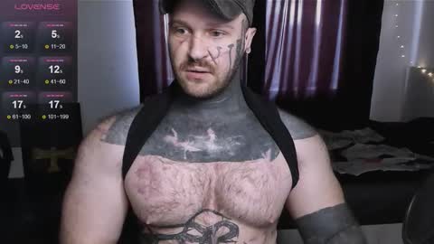 Snapshot of master_oil chatting on 09-28-25, 07:03 Huge Alex online show from 09-28-25, 07:03