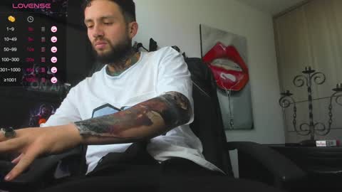 Snapshot of master_steven_01 chatting on 12-10-24, 10:16 steven  online show from 12-10-24, 10:16
