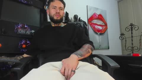 Snapshot of master_steven_01 chatting on 12-12-24, 02:15 steven  online show from 12-12-24, 02:15