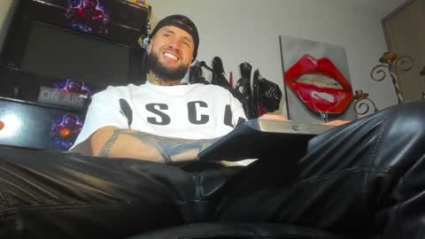 Snapshot of master_steven_01 chatting on 12-27-24, 11:21 steven  online show from 12-27-24, 11:21