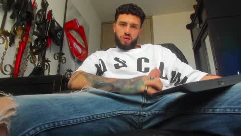Snapshot of master_steven_01 chatting on 12-28-24, 10:34 steven  online show from 12-28-24, 10:34