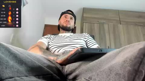 Snapshot of master_steven_01 chatting on 10-27-25, 12:26 steven  online show from 10-27-25, 12:26