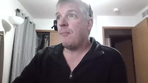 Snapshot of master_thorn chatting on 12-18-25, 03:01 Master Thorn online show from 12-18-25, 03:01