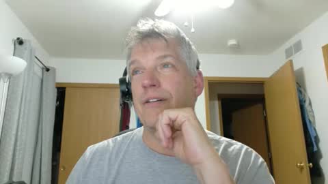 Snapshot of master_thorn chatting on 04-19-26, 02:44 Master Thorn online show from 04-19-26, 02:44