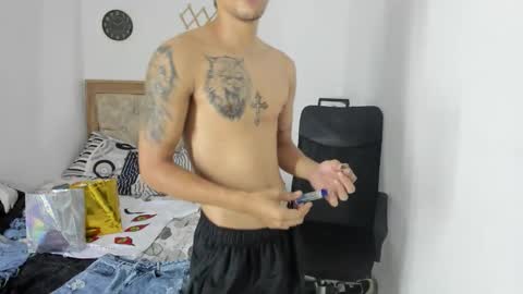 Snapshot of masteralda09 chatting on 09-11-25, 04:40 Alpha junior online show from 09-11-25, 04:40