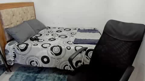 Snapshot of masteralda09 chatting on 10-13-25, 04:07 Alpha junior online show from 10-13-25, 04:07