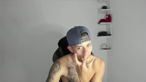 Snapshot of masteralda09 chatting on 11-06-25, 02:18 Alpha junior online show from 11-06-25, 02:18