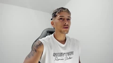 Snapshot of masteralda09 chatting on 11-08-25, 12:49 Alpha junior online show from 11-08-25, 12:49