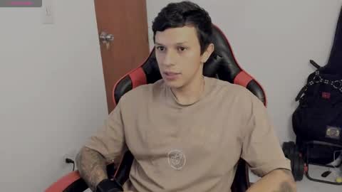 Snapshot of masterdave7 chatting on 10-04-25, 11:08 Dave online show from 10-04-25, 11:08