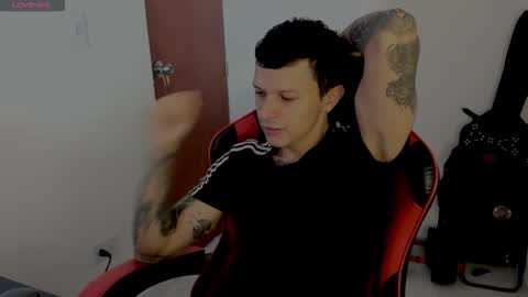 Snapshot of masterdave7 chatting on 11-09-25, 11:19 Dave online show from 11-09-25, 11:19