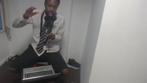 Snapshot of masterdomfuck chatting on 01-16-25, 11:06 Masterdomfuck online show from 01-16-25, 11:06