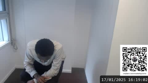 Snapshot of masterdomfuck chatting on 01-17-25, 07:16 Masterdomfuck online show from 01-17-25, 07:16