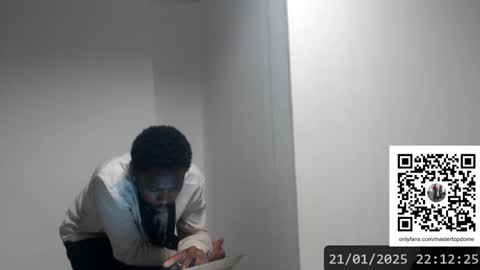 Snapshot of masterdomfuck chatting on 01-22-25, 01:10 Masterdomfuck online show from 01-22-25, 01:10