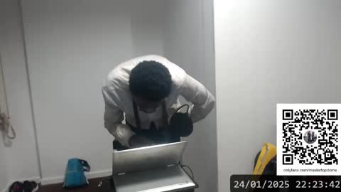 Snapshot of masterdomfuck chatting on 01-25-25, 01:21 Masterdomfuck online show from 01-25-25, 01:21