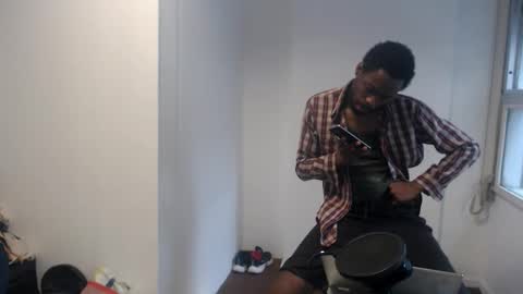 Snapshot of masterdomfuck chatting on 01-28-25, 09:40 Masterdomfuck online show from 01-28-25, 09:40